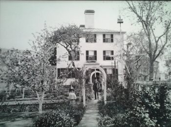 Building.oldphoto-e1376059498837